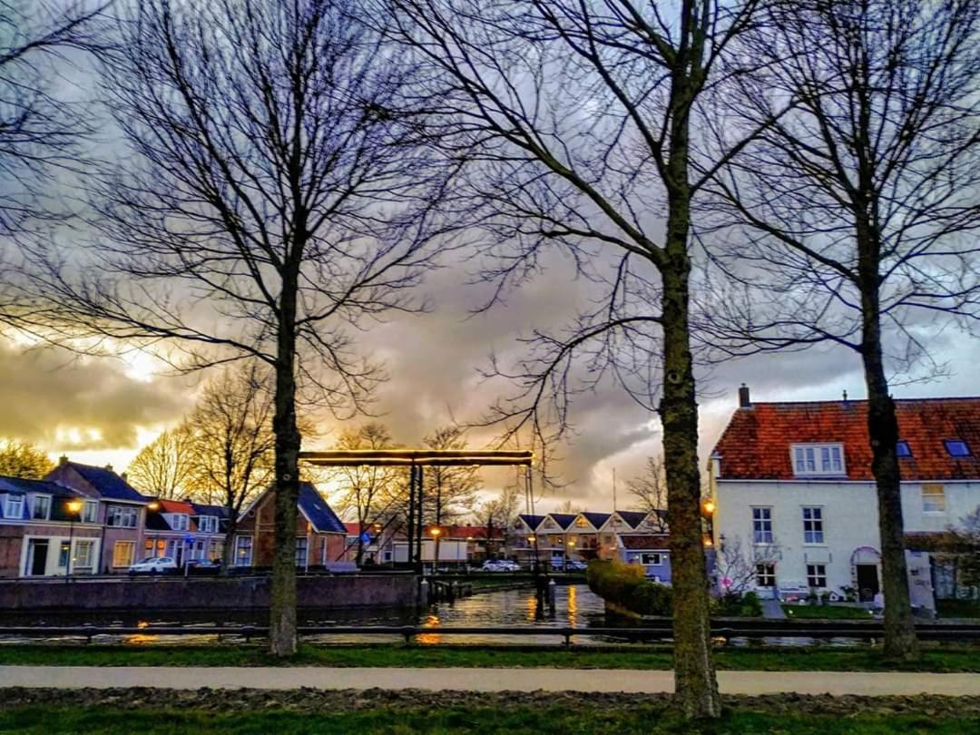 Lekkerwegbijleeuwen, 1 Minuut Naar Hartje Centrum スネーク エクステリア 写真